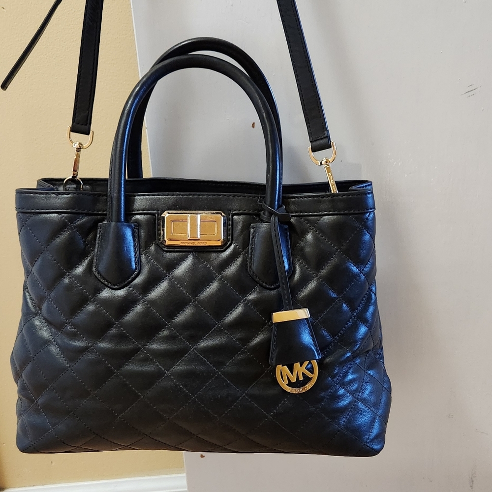 Michael Kors Quilted Leather Tote black